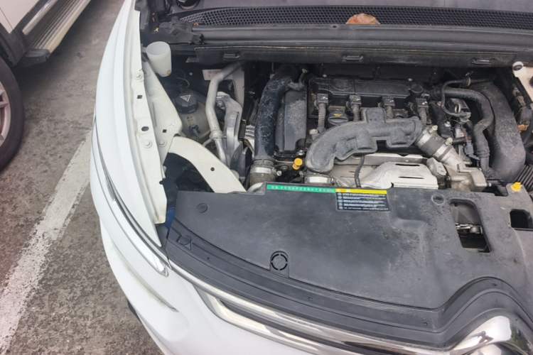 Used Citroen C4 Picasso 2015 1.6T Luxury 5-Seat Model Engine Bay Right