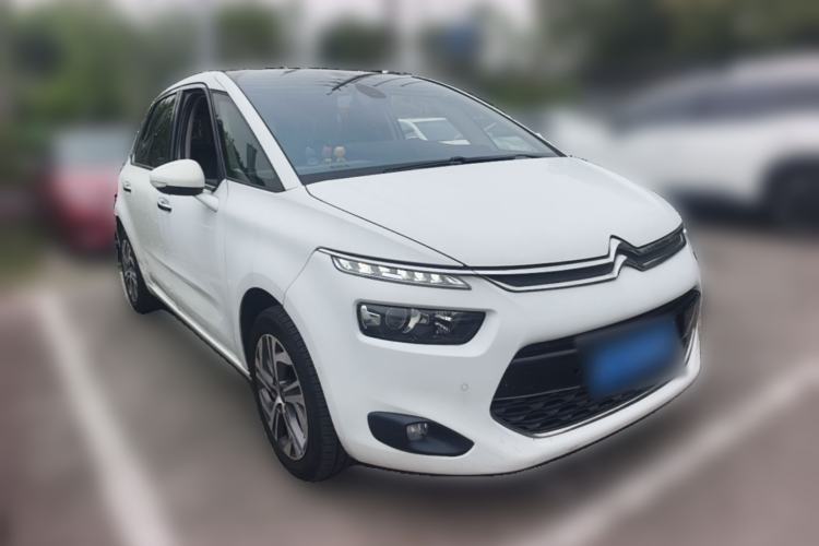 Used Citroen C4 Picasso 2015 1.6T Luxury 5-Seat Model Front Right 45 Deg