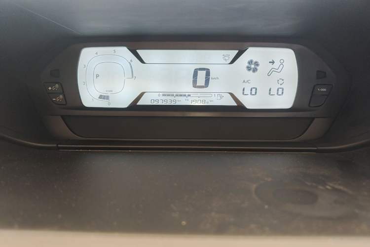 Used Citroen C4 Picasso 2015 1.6T Fashion Model 5 Seats Instrument Cluster