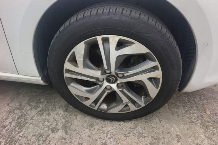 Used Citroen C4 Picasso 2015 1.6T Luxury 5-Seat Model Right Front Wheel Hub