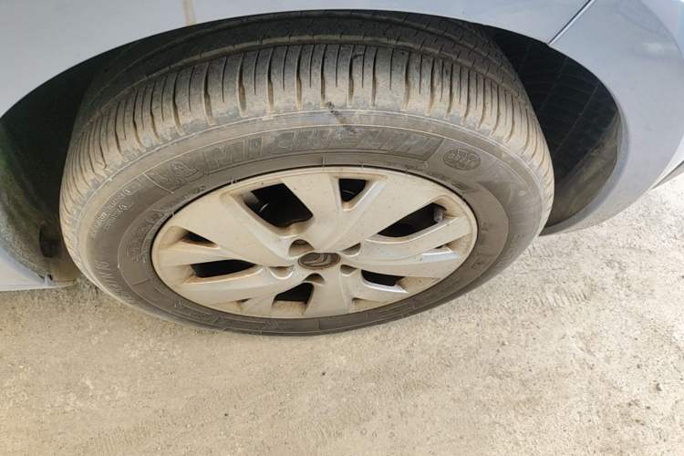 Used Citroen C4 Picasso 2015 1.6T Fashion Model 5 Seats Right Front Wheel Hub