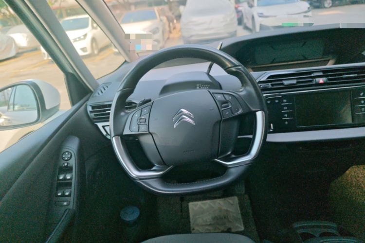 Used Citroen C4 Picasso 2015 Grand 1.6T Fashion Model 7 Seats Steering Wheel