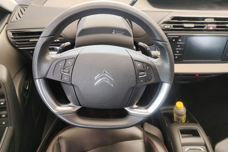 Used Citroen C4 Picasso 2015 1.6T Fashion Model 5 Seats Steering Wheel
