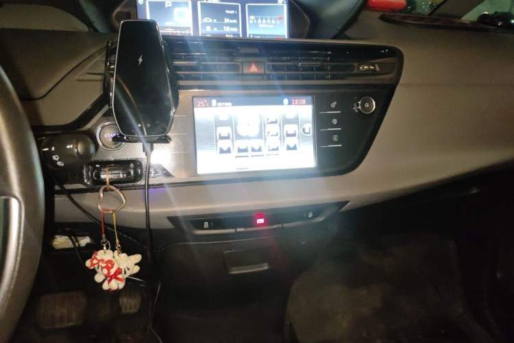 Used Citroen C4 Picasso 2015 1.6T Fashion Model 5 Seats Audio And AC Panel