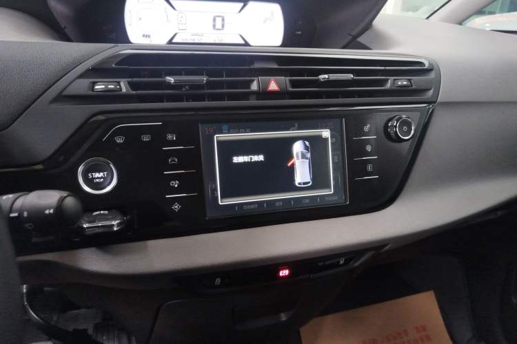 Used Citroen C4 Picasso 2015 1.6T Fashion Model 5 Seats Audio And AC Panel