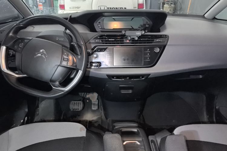 Used Citroen C4 Picasso 2015 1.6T Fashion Model 5 Seats Center Console