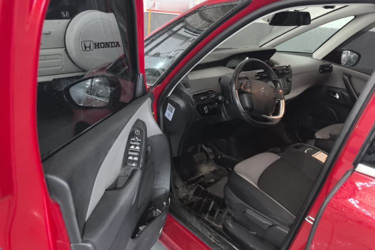 Used Citroen C4 Picasso 2015 1.6T Fashion Model 5 Seats Driver Seat