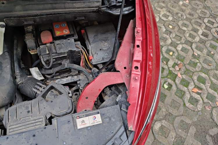 Used Citroen C4 Picasso 2015 1.6T Fashion Model 5 Seats Engine Bay Left