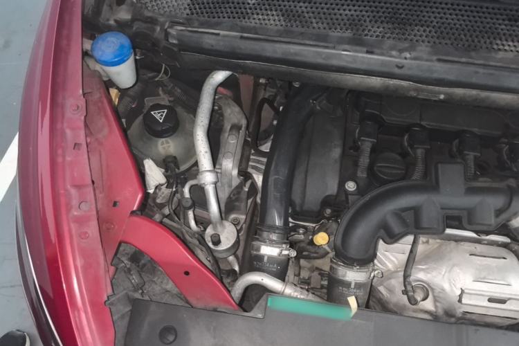 Used Citroen C4 Picasso 2015 1.6T Fashion Model 5 Seats Engine Bay Right