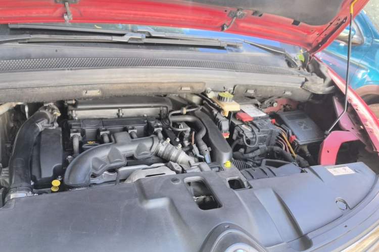 Used Citroen C4 Picasso 2015 1.6T Luxury 5-Seat Model Engine Bay
