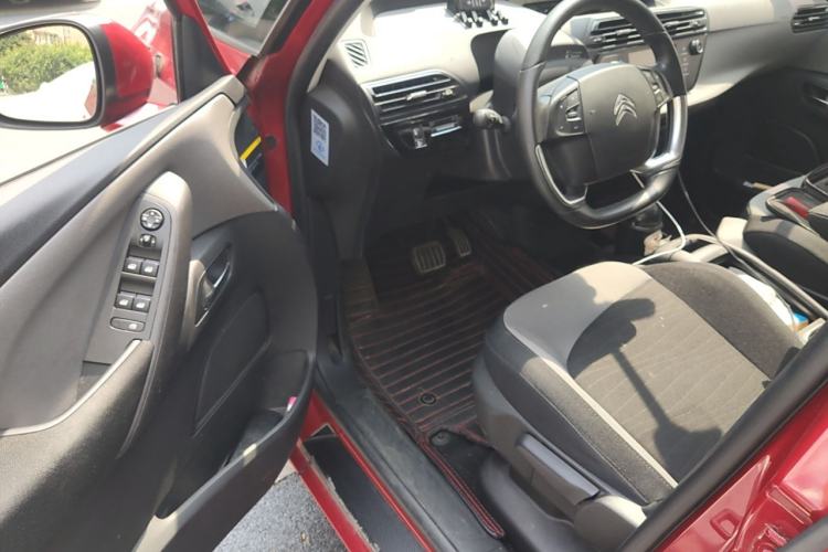 Used Citroen C4 Picasso 2015 1.6T Fashion Model 5 Seats Interior 3