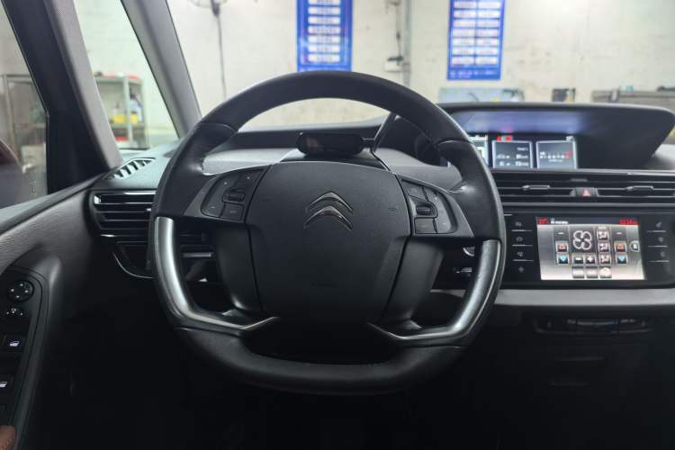 Used Citroen C4 Picasso 2015 1.6T Fashion Model 5 Seats Interior 4