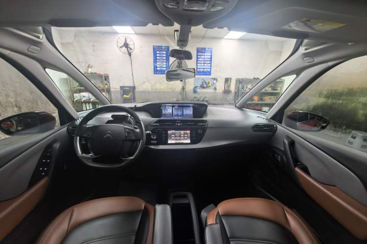 Used Citroen C4 Picasso 2015 1.6T Fashion Model 5 Seats Interior 5