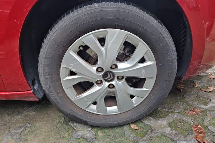 Used Citroen C4 Picasso 2015 1.6T Fashion Model 5 Seats Right Front Wheel Hub