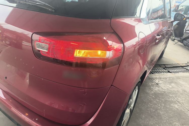 Used Citroen C4 Picasso 2015 1.6T Fashion Model 5 Seats Right Rear Taillight