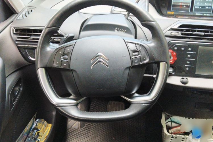 Used Citroen C4 Picasso 2015 1.6T Fashion Model 5 Seats Steering Wheel