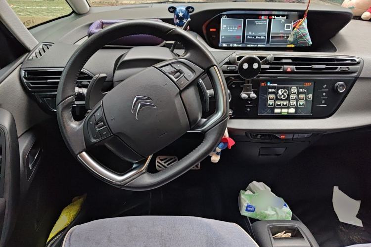 Used Citroen C4 Picasso 2015 1.6T Fashion Model 5 Seats Steering Wheel
