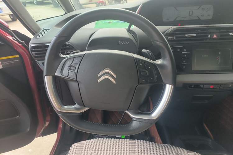 Used Citroen C4 Picasso 2015 1.6T Fashion Model 5 Seats Steering Wheel