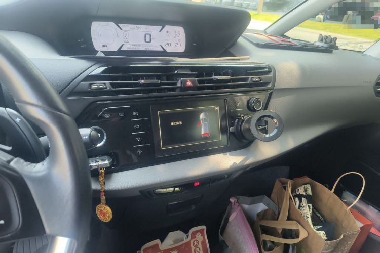 Used Citroen C4 Picasso 2015 Grand 1.6T Fashion Model 7 Seats Audio And AC Panel