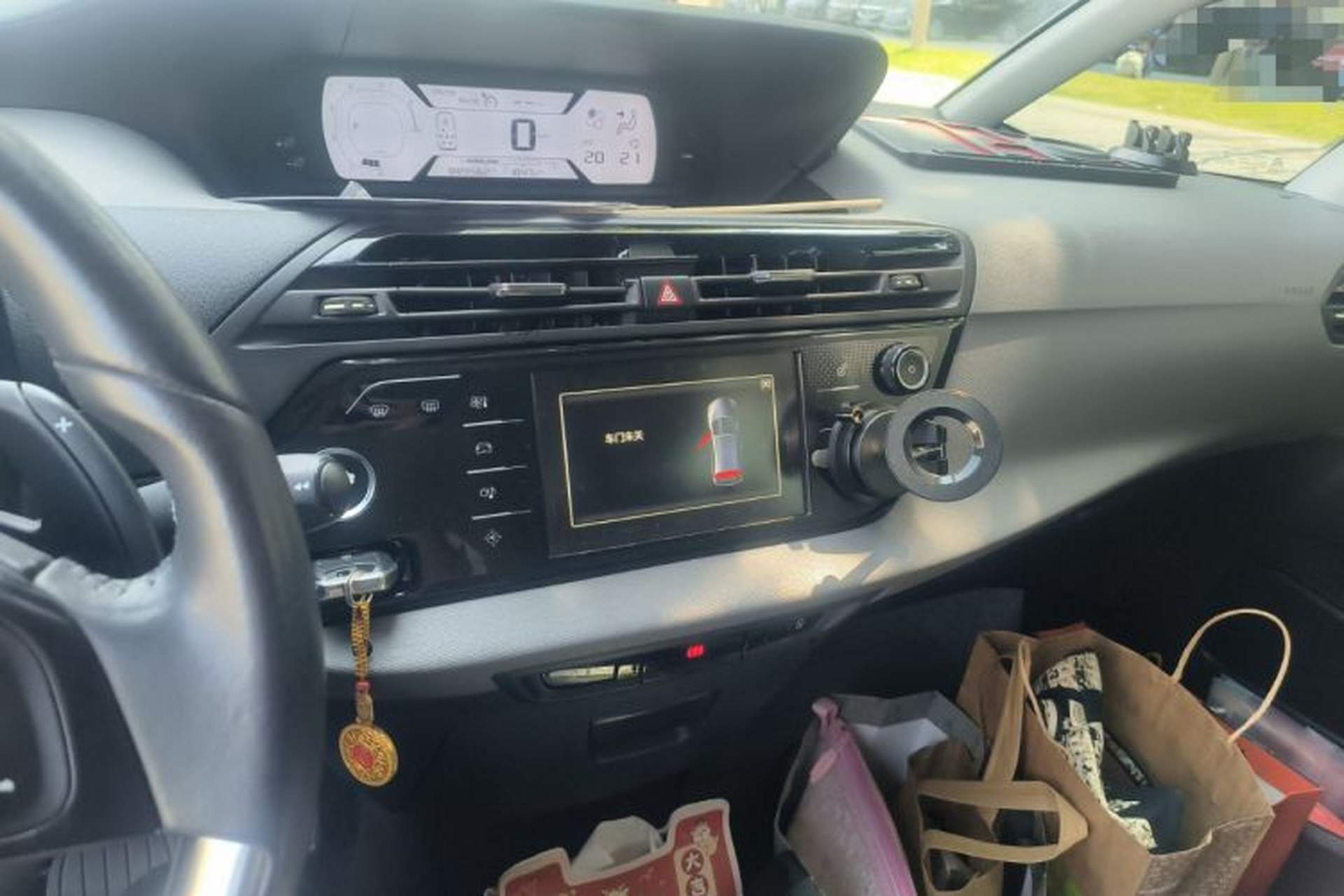 Used Citroen C4 Picasso 2015 Grand 1.6T Fashion Model 7 Seats Audio And AC Panel