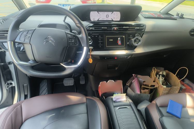 Used Citroen C4 Picasso 2015 Grand 1.6T Fashion Model 7 Seats Center Console