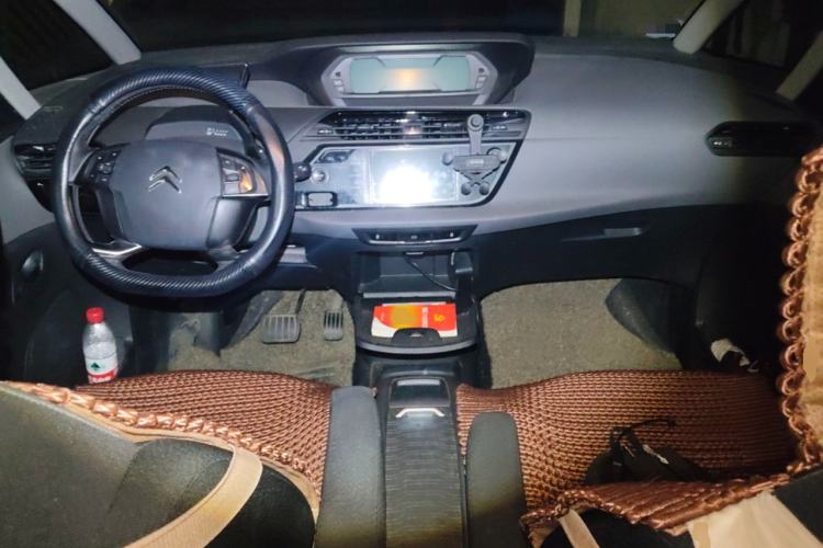Used Citroen C4 Picasso 2015 1.6T Fashion Model 5 Seats Center Console