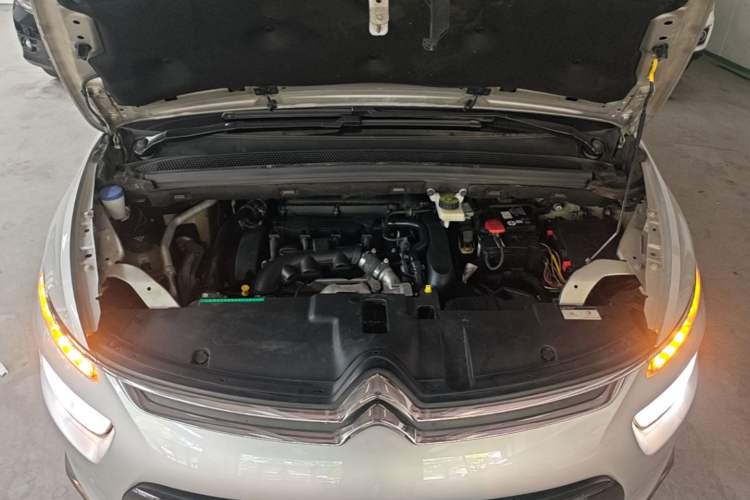 Used Citroen C4 Picasso 2015 1.6T Luxury 5-Seat Model Engine Bay