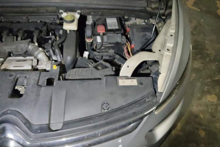 Used Citroen C4 Picasso 2015 1.6T Fashion Model 5 Seats Engine Bay Left