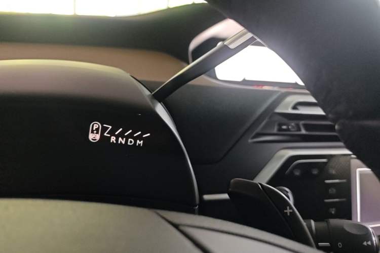 Used Citroen C4 Picasso 2015 1.6T Luxury 5-Seat Model Gear Lever
