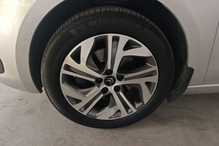 Used Citroen C4 Picasso 2015 1.6T Luxury 5-Seat Model Left Front Wheel Hub