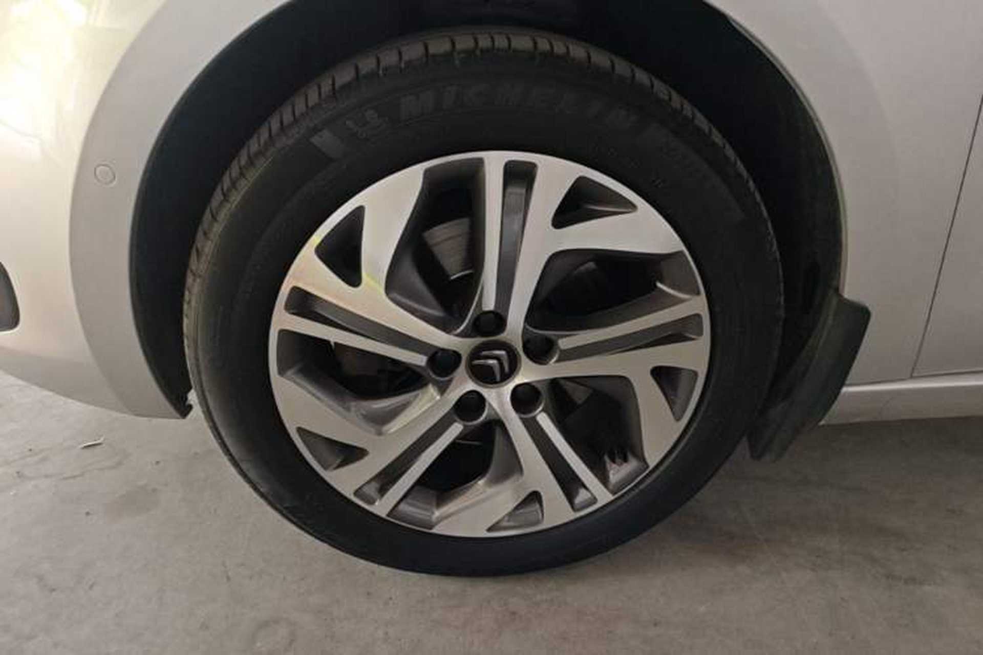 Used Citroen C4 Picasso 2015 1.6T Luxury 5-Seat Model Left Front Wheel Hub