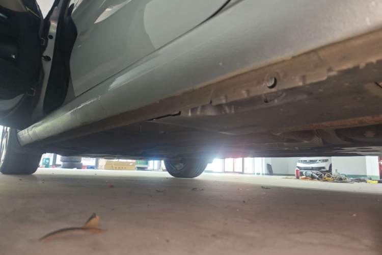 Used Citroen C4 Picasso 2015 1.6T Luxury 5-Seat Model Left Side Sill