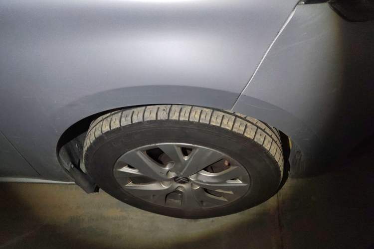 Used Citroen C4 Picasso 2015 1.6T Fashion Model 5 Seats Right Front Wheel Hub