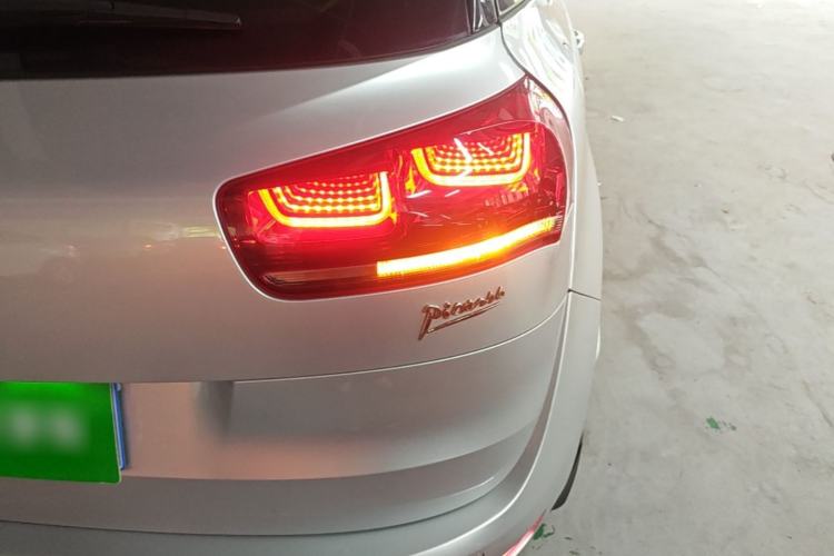 Used Citroen C4 Picasso 2015 1.6T Luxury 5-Seat Model Right Rear Taillight