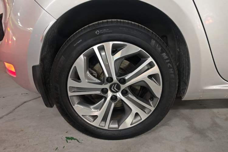 Used Citroen C4 Picasso 2015 1.6T Luxury 5-Seat Model Right Rear Wheel Hub