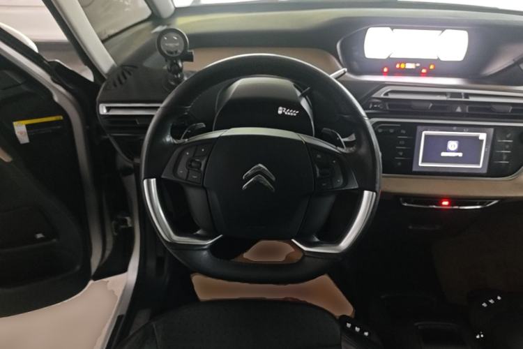 Used Citroen C4 Picasso 2015 1.6T Luxury 5-Seat Model Steering Wheel