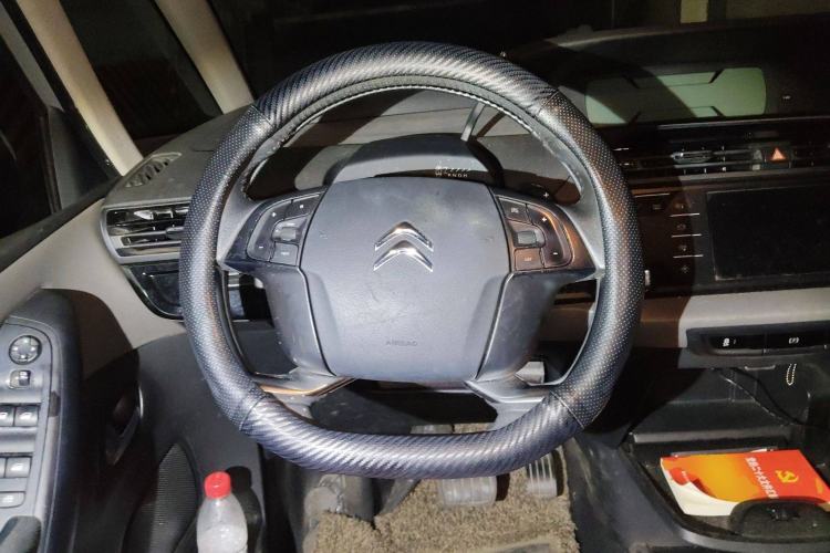 Used Citroen C4 Picasso 2015 1.6T Fashion Model 5 Seats Steering Wheel
