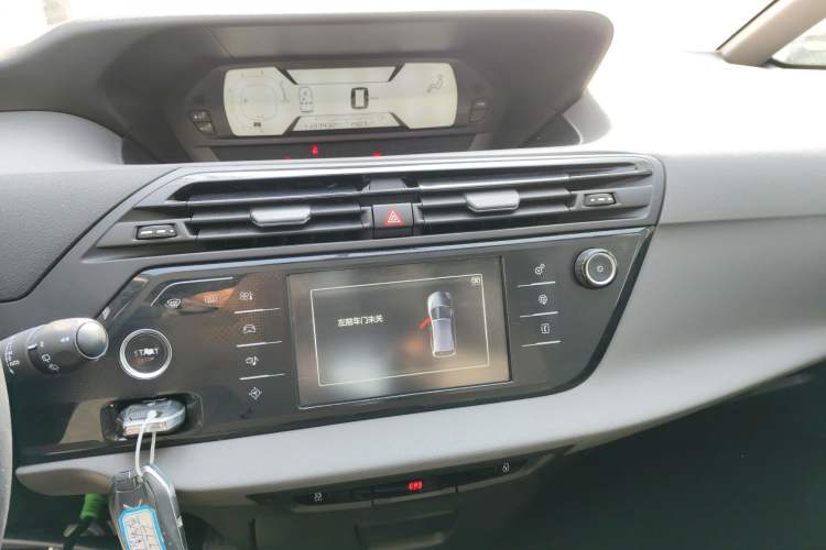 Used Citroen C4 Picasso 2015 1.6T Fashion Model 5 Seats Audio And AC Panel