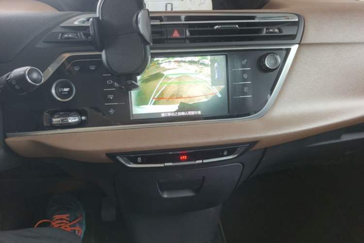 Used Citroen C4 Picasso 2015 1.6T Luxury 5-Seat Model Audio And AC Panel