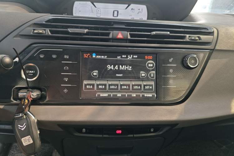 Used Citroen C4 Picasso 2015 1.6T Fashion Model 5 Seats Audio And AC Panel