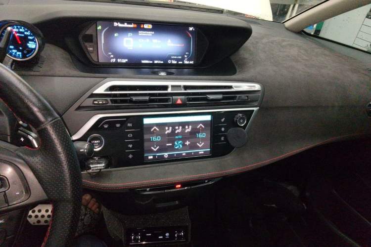 Used Citroen C4 Picasso 2015 1.6T Luxury 5-Seat Model Audio And AC Panel