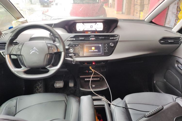 Used Citroen C4 Picasso 2015 Grand 1.6T Fashion Model 7 Seats Center Console