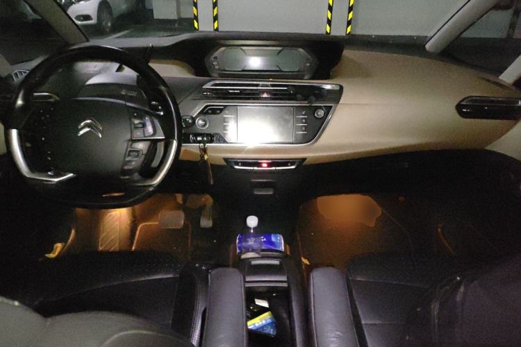 Used Citroen C4 Picasso 2015 Grand 1.6T Luxury 7-Seater Center Console