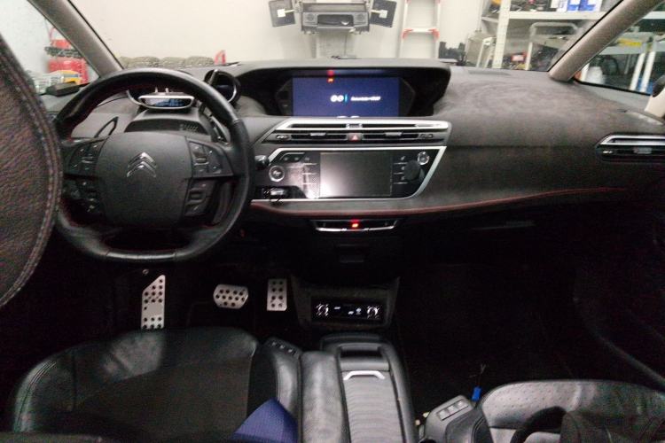 Used Citroen C4 Picasso 2015 1.6T Luxury 5-Seat Model Center Console