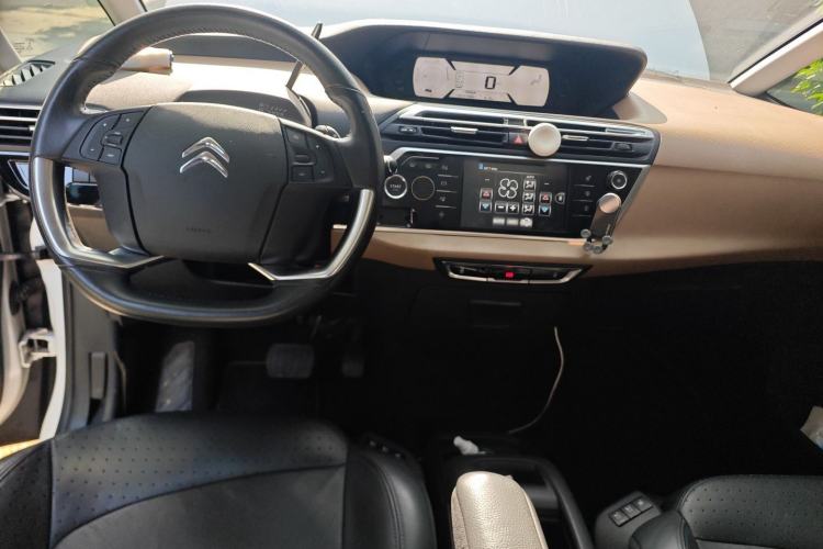 Used Citroen C4 Picasso 2015 Grand 1.6T Luxury 7-Seater Center Console