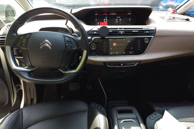 Used Citroen C4 Picasso 2015 Grand 1.6T Luxury 7-Seater Center Console