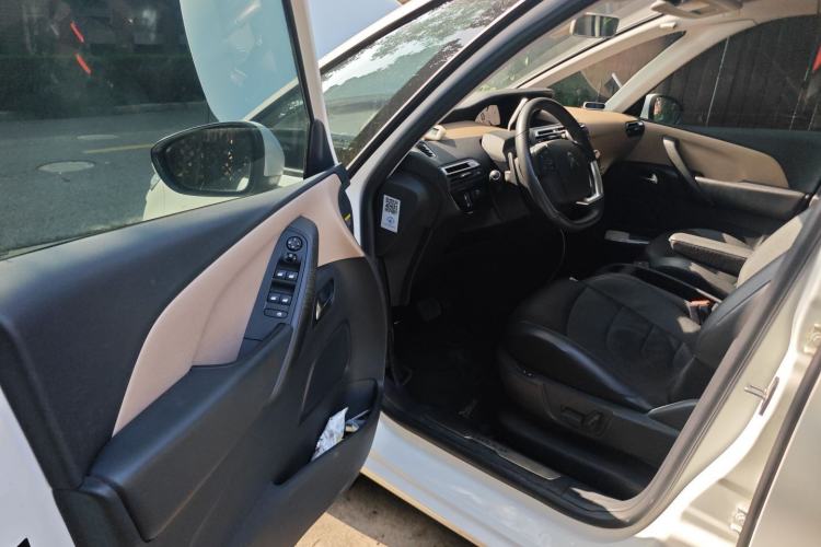 Used Citroen C4 Picasso 2015 Grand 1.6T Luxury 7-Seater Driver Seat