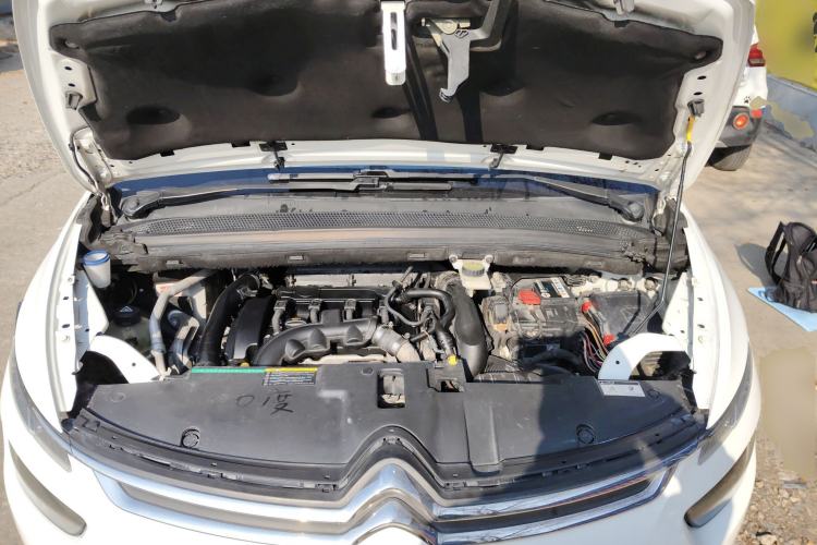 Used Citroen C4 Picasso 2015 1.6T Fashion Model 5 Seats Engine Bay