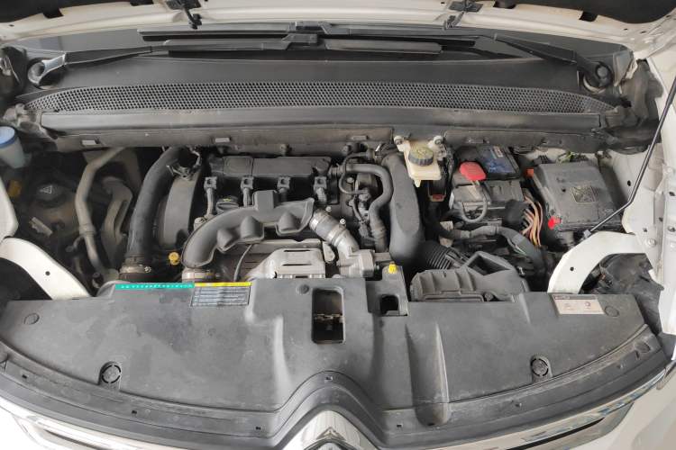 Used Citroen C4 Picasso 2015 1.6T Fashion Model 5 Seats Engine Bay