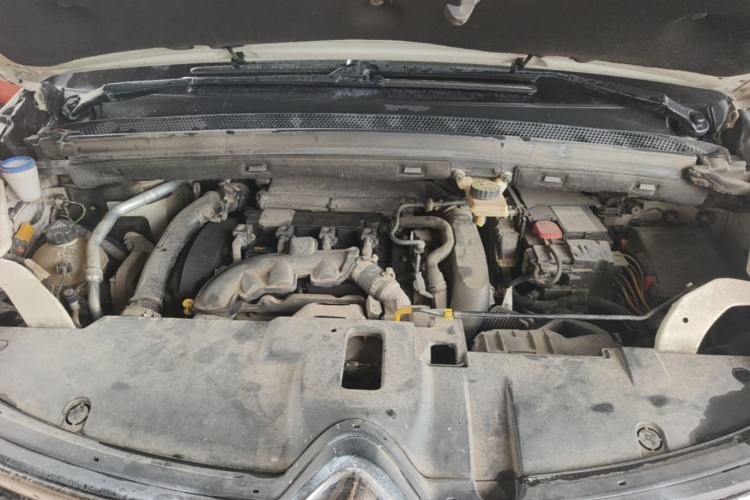 Used Citroen C4 Picasso 2015 1.6T Luxury 5-Seat Model Engine Bay
